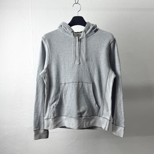 아비렉스 하프집업 후드티