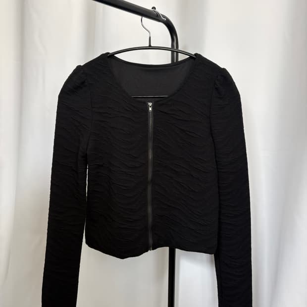 크롭 엠보 집업