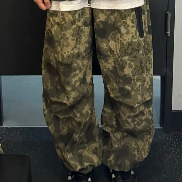 나이키 테크 드라이 핏 우븐 카모 루즈 핏 팬츠