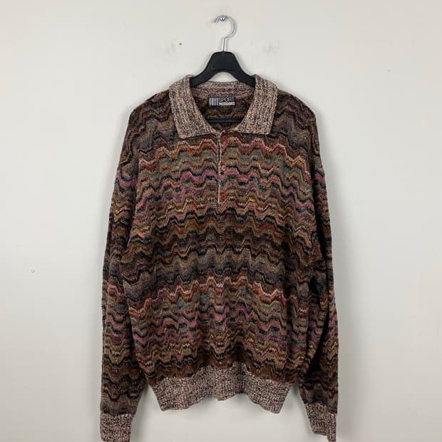 미쏘니 스포츠 지그재그 패턴 하프집업 니트 스웨터