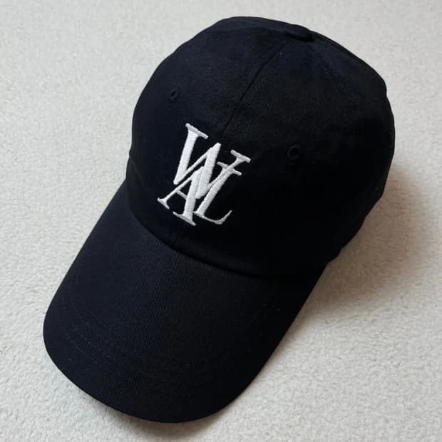 우알롱 시그니처 블랙 볼캡 Q1214