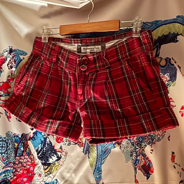 아베크롬비 레드 체크무늬 단추 숏팬츠 반바지 핀터걸