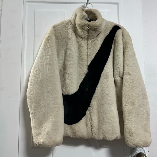 나이키 NSW 포우 퍼 자켓