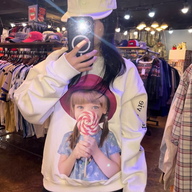 ADLV 베이비 페이스 롤리팝 스웻셔츠