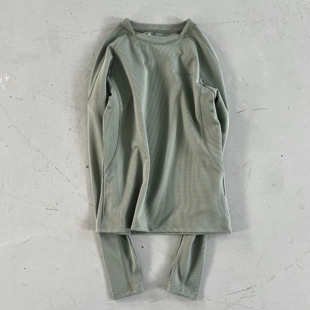 구해요) MPa GRID LONG SLEEVE WOMEN