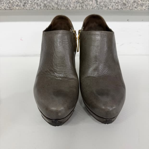 정품) 프라다 여성  앵클부츠 36.5