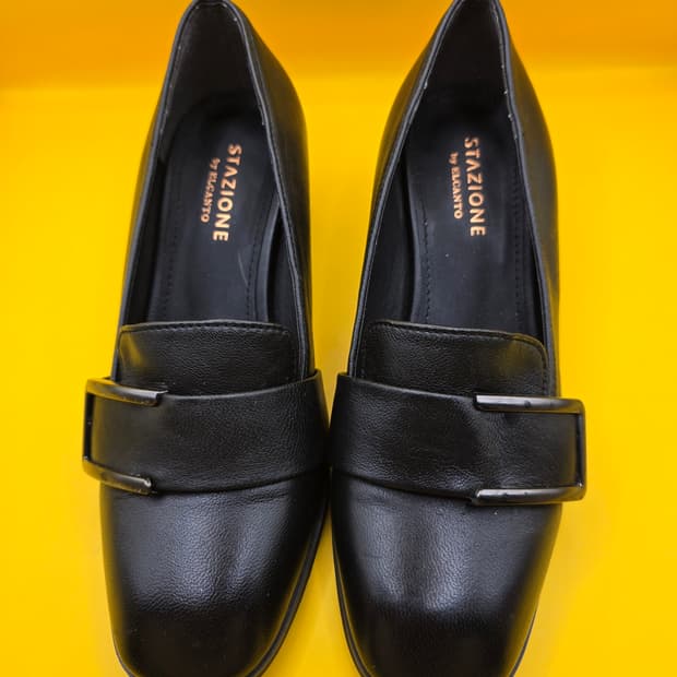 엘칸토 여성가죽펌퍼스225