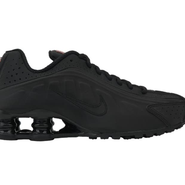 W 나이키 샥스 R4 블랙