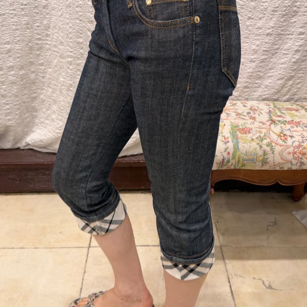 Burberry blue label denim capri