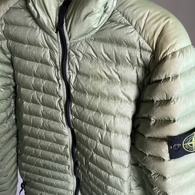 스톤아일랜드 룸 우븐 경량패딩