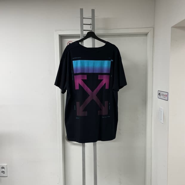 오프화이트 블랙 반팔 티셔츠 M