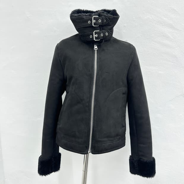 DIVIDED x H&M black fur buckle mustang