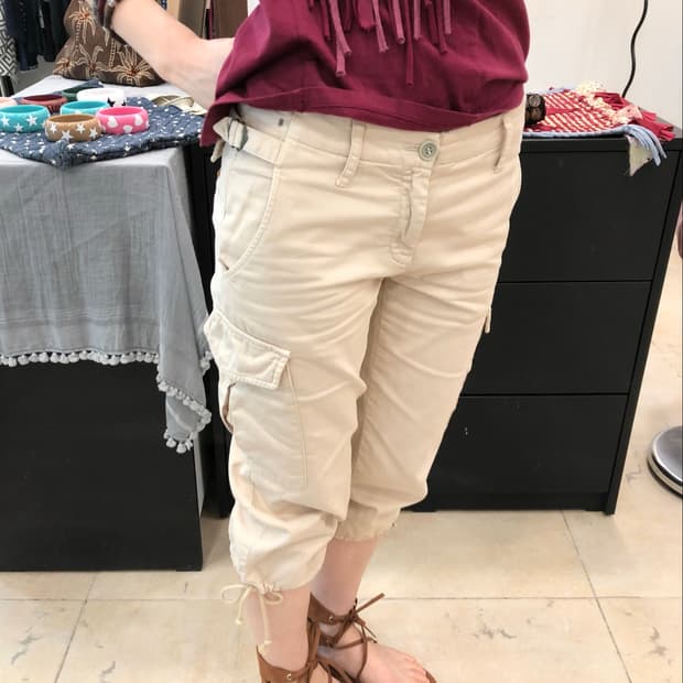 Beige cargo capri
