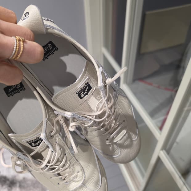 오니츠카 타이거 스니커즈