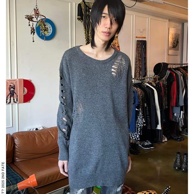 Jpn vintage Dsetroyed Detail Gray Knit