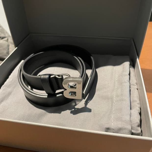 발렌시아가 우먼스 B로고 블랙 가죽 벨트 (풀박스)