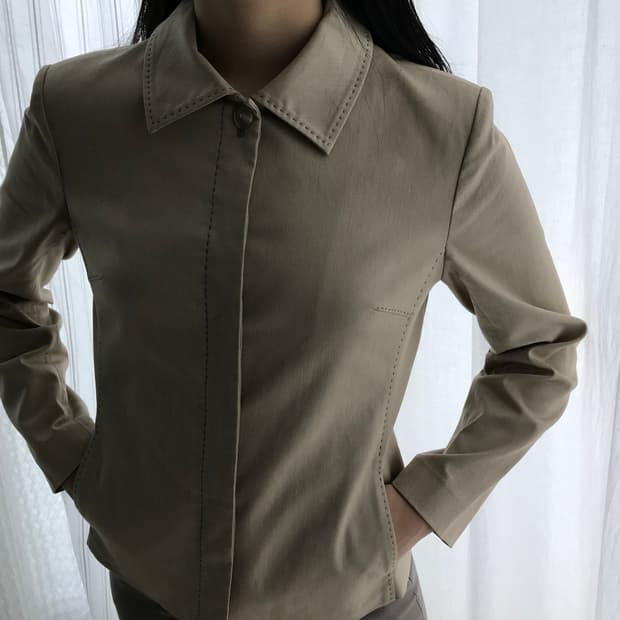 클래식 카라 버튼 자켓