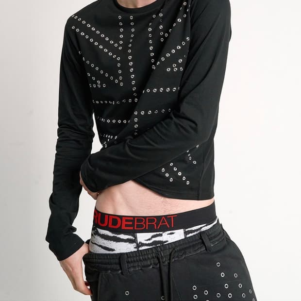 [새상품] 비엑세스 스터드 크롭 롱슬리브