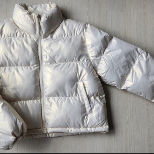 무신사 파르티멘토  글로시 펄 숏 패딩