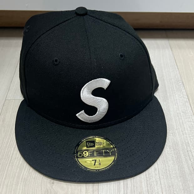 슈프림 뉴에라 59fifty 24fw 71/8(56.8cm)