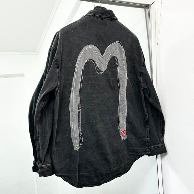 에비수 빅로고 흑청 데님 셔츠