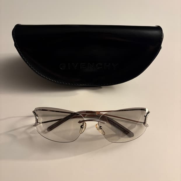 지방시 Givenchy 무테 선글라스