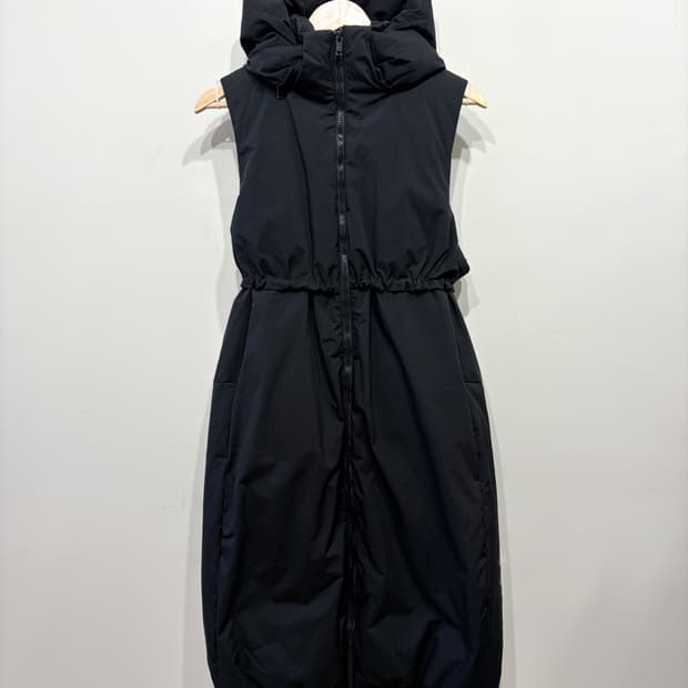 Y-3 후드 슬리브리스 롱 다운 베스트