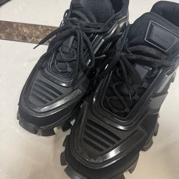 프라다 클라우드버스터 썬더 uk9