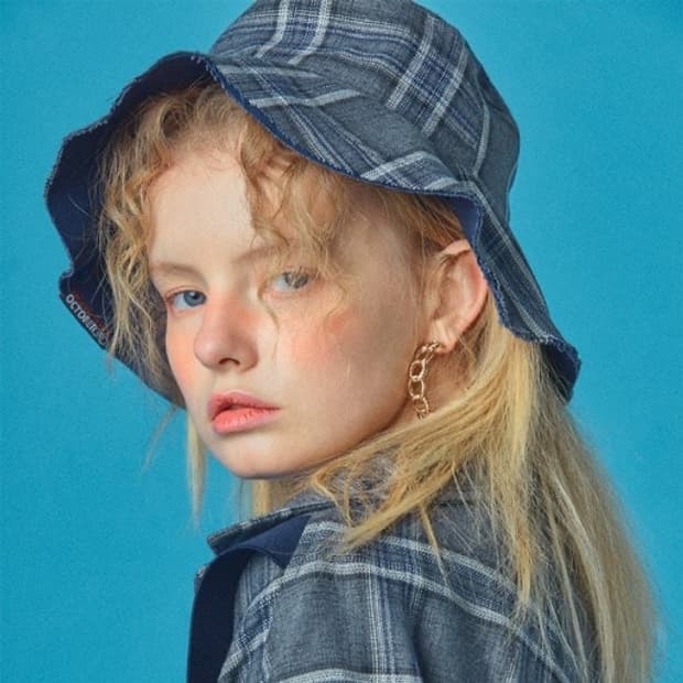 Oct.3 REVERSIBLE CHECK BUCKET HAT [BLUE]