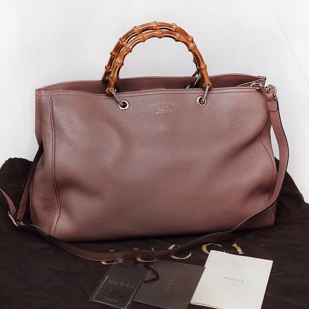 구찌 (GUCCI) 뱀부 핸들 페일핑크 토고가죽 빅토트 쇼퍼백