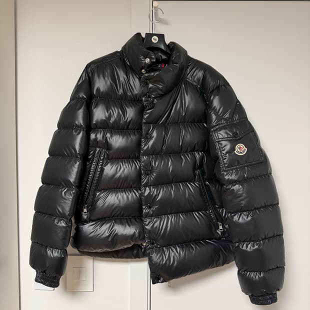 [100-105사이즈] 몽클레어 24fw Lule 룰레 숏패딩 유광 블랙