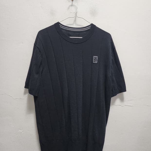 DKNY 블랙 반팔 니트..