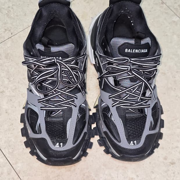 발렌시아가 트랙 42 사이즈 / 블랙 그레이