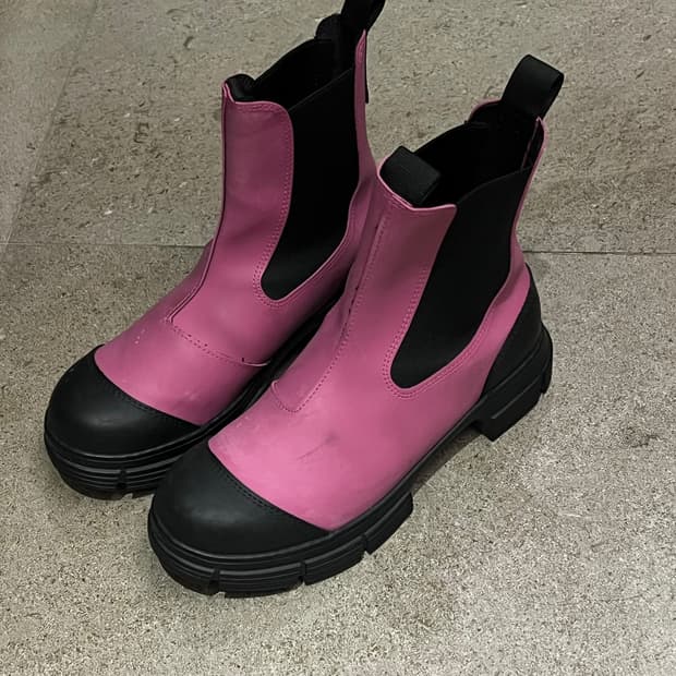 Ganni 가니 리사이클 러버 첼시 부츠(핑크)