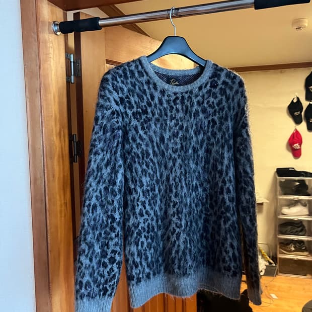 M) 니들스 레오파드 니트