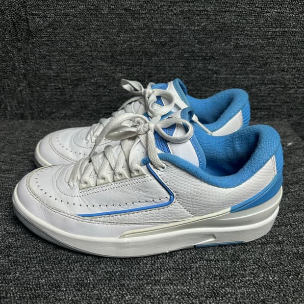 나이키 에어 조던 2 로우 UNC 240mm