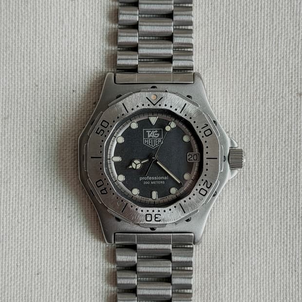 태그호이어3000 그레이 다이얼 36mm