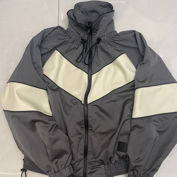 아더에러 Mem 멤 점퍼 그레이