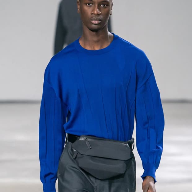 이세이 미야케 19aw 플리츠 브이넥 니트 화이트