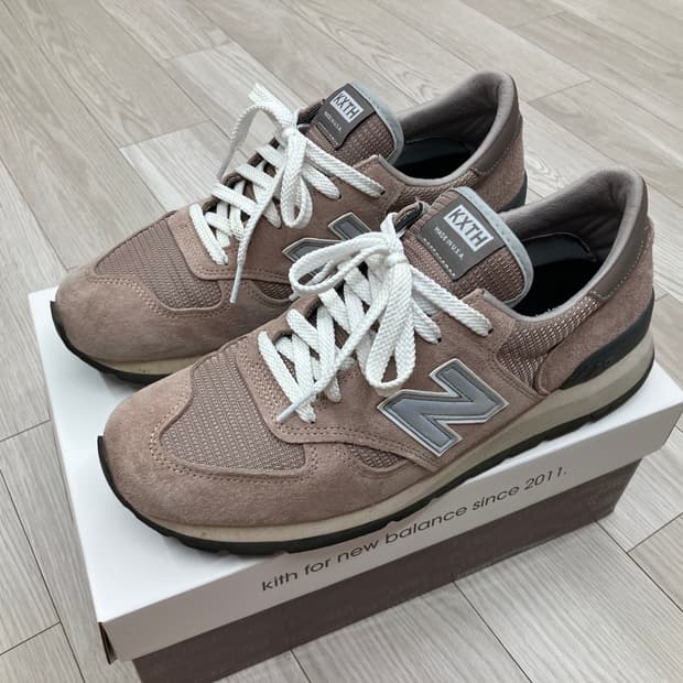 뉴발란스 990V1 KITH 콜라보 판매합니다