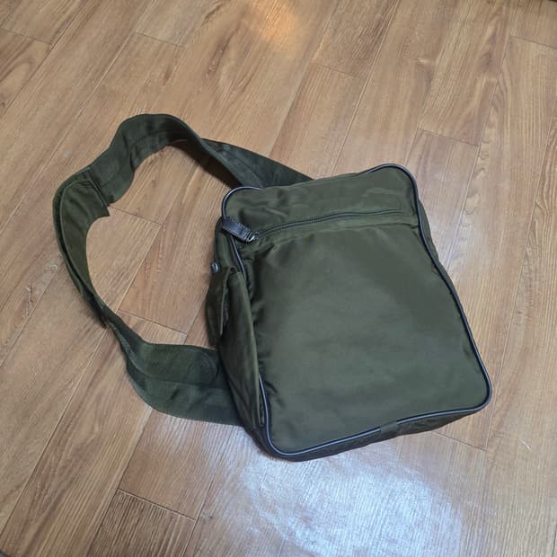 프라다 나일론 힙색 00s