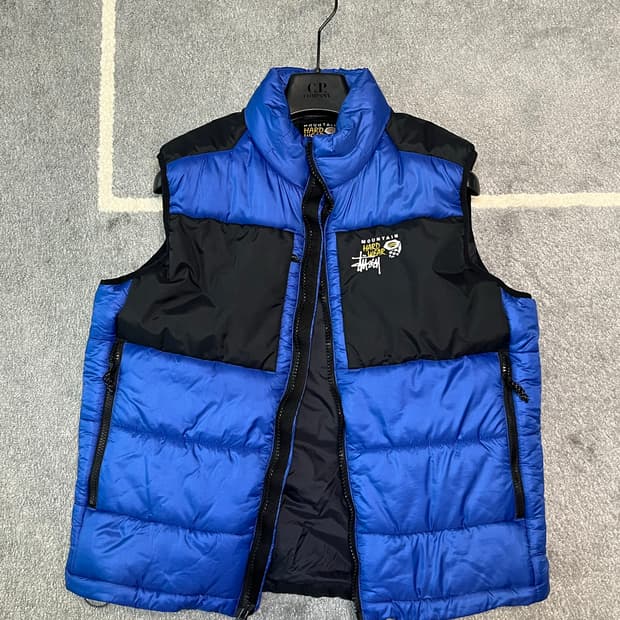 스투시 x 마운틴 하드웨어 프리마로프트 베스트 라디언트