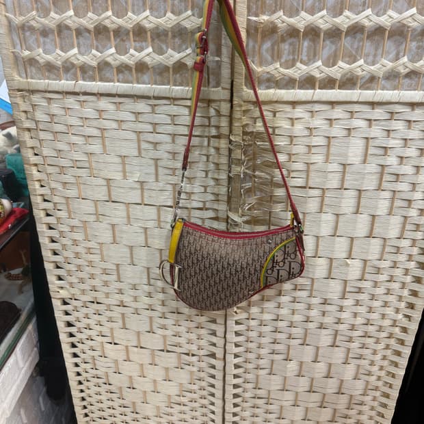 정품 디올 오빌리크 새들백 팝니다