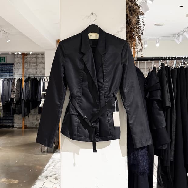 1017 alyx 95m 블랙 버클 디테일 랩 블레이저