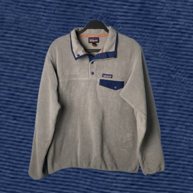 파타고니아 신칠라 페더 그레이 (L)