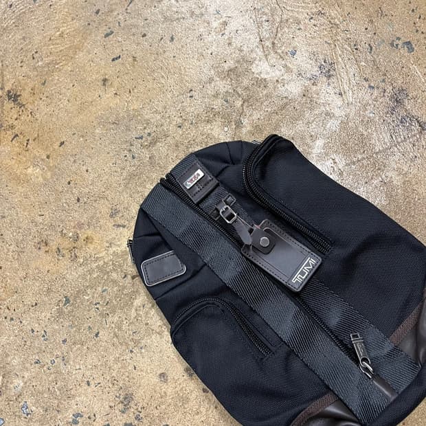 [정품] 투미 알파 브라보 몬터레이 슬링백 b10