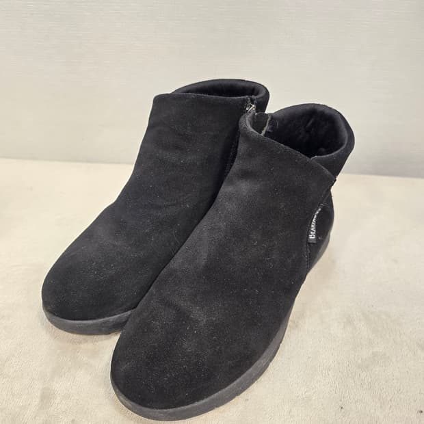 베어파우 키높이 블랙 스웨이드 앵클 부츠 240