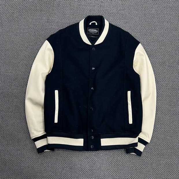 프리즘웍스 울 바시티