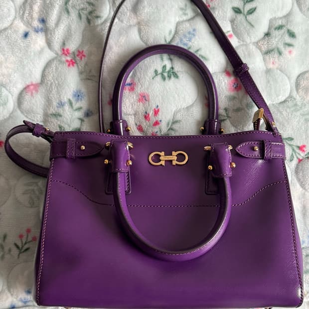 살바토레 페레가모 퍼플 베키 토트백