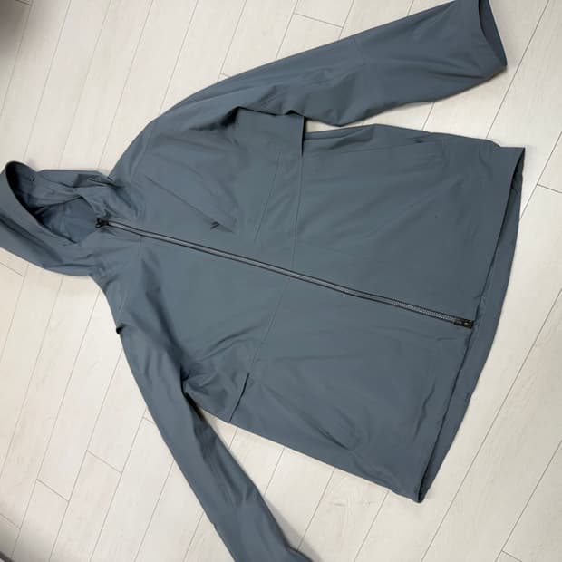 룰루레몬 바람막이 방수 방풍 M 사이즈 